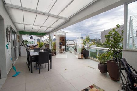 Apartamento à venda com 226m², 3 quartos e 3 vagasVaranda