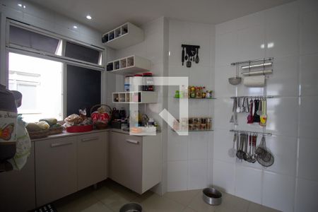 Apartamento à venda com 226m², 3 quartos e 3 vagasCozinha 