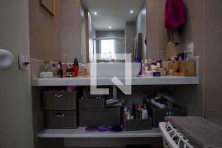 Apartamento à venda com 226m², 3 quartos e 3 vagasBanheiro da Suíte 2