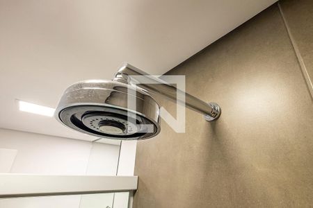 Banheiro de kitnet/studio para alugar com 1 quarto, 27m² em Pinheiros, São Paulo