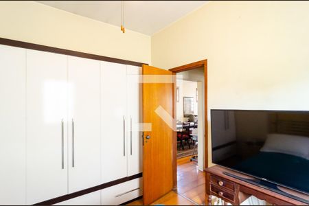 Quarto 1 de casa à venda com 5 quartos, 330m² em Cidade Vargas, São Paulo