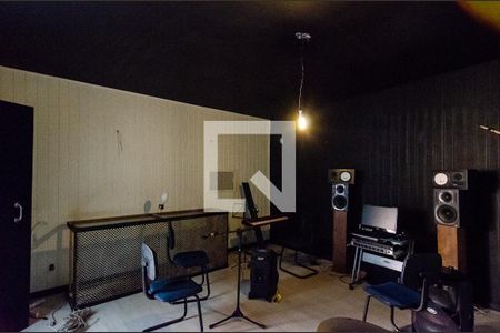 Casa à venda com 330m², 5 quartos e 4 vagasStúdio 1