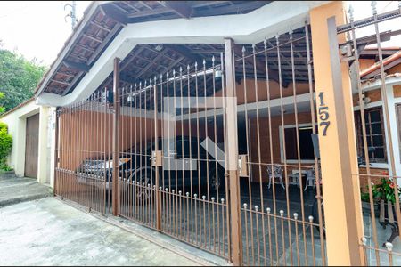 Casa à venda com 330m², 5 quartos e 4 vagasFachada