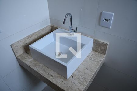 Apartamento para alugar com 65m², 2 quartos e sem vagaBanheiro