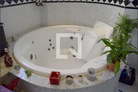 Apartamento à venda com 350m², 3 quartos e 4 vagasBanheiro da Suíte principal