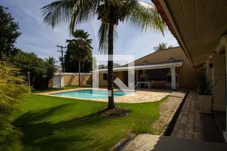 Casa à venda com 370m², 5 quartos e 3 vagas Casa à venda com 370m², 5 quartos e 3 vagasQuintal
