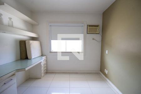 Casa à venda com 370m², 5 quartos e 3 vagas Casa à venda com 370m², 5 quartos e 3 vagasQuarto 1