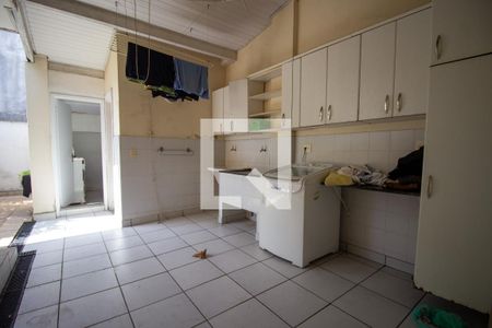 Casa à venda com 370m², 5 quartos e 3 vagas Casa à venda com 370m², 5 quartos e 3 vagasÁrea de Serviço