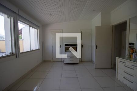 Casa à venda com 370m², 5 quartos e 3 vagas Casa à venda com 370m², 5 quartos e 3 vagasSuíte 2