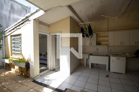 Casa à venda com 370m², 5 quartos e 3 vagas Casa à venda com 370m², 5 quartos e 3 vagasÁrea de Serviço