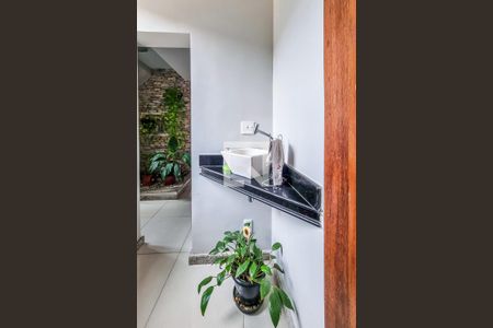 Casa à venda com 526m², 3 quartos e 6 vagasBanheiro Social