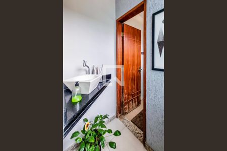 Casa à venda com 526m², 3 quartos e 6 vagasBanheiro Social