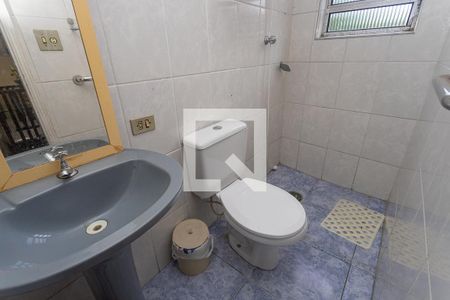 Casa à venda com 350m², 4 quartos e 4 vagasBanheiro social 1 