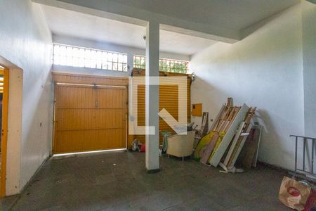 Casa à venda com 350m², 4 quartos e 4 vagasSalão 