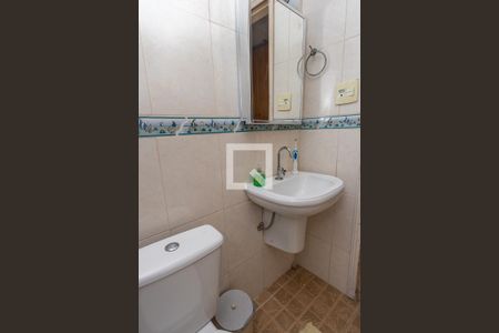 Casa à venda com 350m², 4 quartos e 4 vagasBanheiro da suíte 2