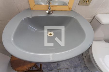 Casa à venda com 350m², 4 quartos e 4 vagasBanheiro social 1 