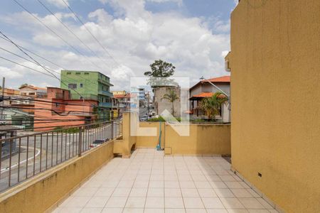 Casa à venda com 500m², 4 quartos e 3 vagas Casa à venda com 500m², 4 quartos e 3 vagasVaranda