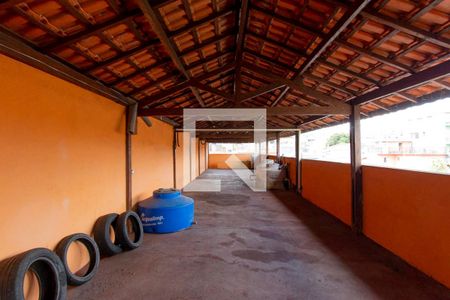 Casa à venda com 500m², 4 quartos e 3 vagas Casa à venda com 500m², 4 quartos e 3 vagasTerraço