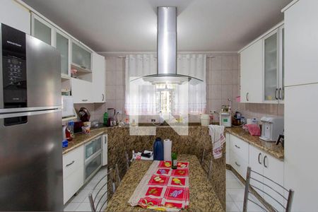 Casa à venda com 500m², 4 quartos e 3 vagas Casa à venda com 500m², 4 quartos e 3 vagasCozinha