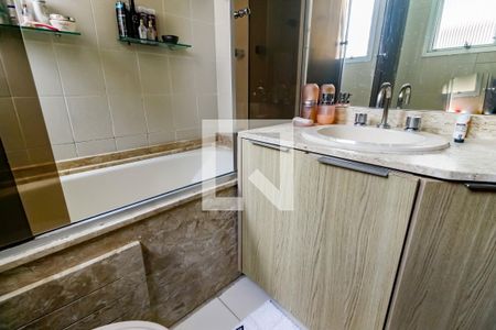 Apartamento à venda com 124m², 3 quartos e 2 vagasBanheiro da Suíte