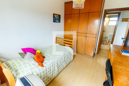 Apartamento à venda com 124m², 3 quartos e 2 vagasQuarto 2 - Armários