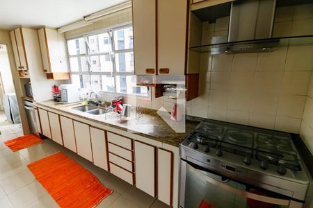 Apartamento à venda com 124m², 3 quartos e 2 vagasCozinha - Armários