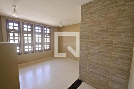 Sala  de casa para alugar com 4 quartos, 200m² em Setor Goiânia 2, Goiânia