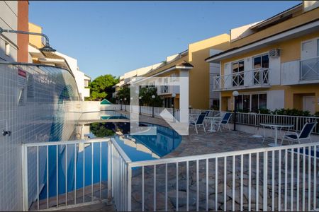 Casa de condomínio à venda com 257m², 5 quartos e 3 vagas Casa de condomínio à venda com 257m², 5 quartos e 3 vagasÁrea comum - Piscina