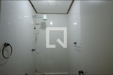 Casa de condomínio à venda com 257m², 5 quartos e 3 vagas Casa de condomínio à venda com 257m², 5 quartos e 3 vagasBanheiro de serviço