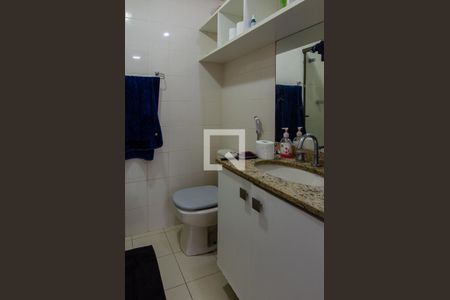 Casa de condomínio à venda com 257m², 5 quartos e 3 vagas Casa de condomínio à venda com 257m², 5 quartos e 3 vagasBanheiro da Suíte 3