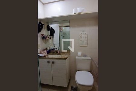 Casa de condomínio à venda com 257m², 5 quartos e 3 vagas Casa de condomínio à venda com 257m², 5 quartos e 3 vagasBanheiro da Suíte 1