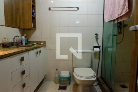 Casa de condomínio à venda com 257m², 5 quartos e 3 vagas Casa de condomínio à venda com 257m², 5 quartos e 3 vagasBanheiro da Suíte 2