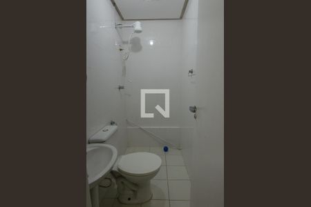 Casa de condomínio à venda com 257m², 5 quartos e 3 vagas Casa de condomínio à venda com 257m², 5 quartos e 3 vagasBanheiro de serviço