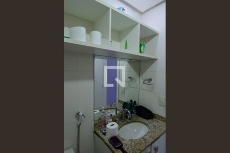 Casa de condomínio à venda com 257m², 5 quartos e 3 vagas Casa de condomínio à venda com 257m², 5 quartos e 3 vagasBanheiro da Suíte 3