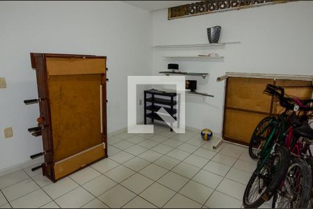 Casa de condomínio à venda com 257m², 5 quartos e 3 vagas Casa de condomínio à venda com 257m², 5 quartos e 3 vagasQuarto de serviço