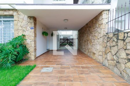 Casa para alugar com 150m², 3 quartos e 4 vagas Casa para alugar com 150m², 3 quartos e 4 vagasGaragem