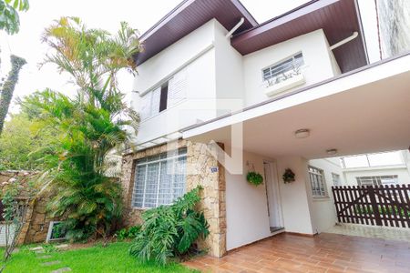 Casa para alugar com 150m², 3 quartos e 4 vagas Casa para alugar com 150m², 3 quartos e 4 vagasFachada