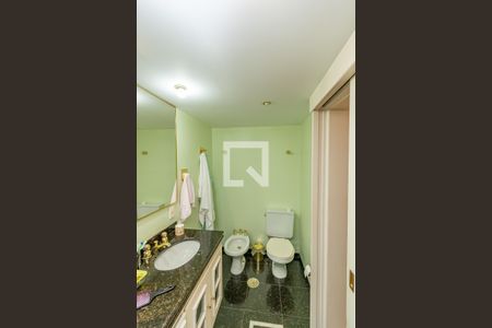 Casa de condomínio à venda com 202m², 3 quartos e 3 vagasBanheiro da Suíte