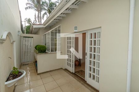 Casa de condomínio à venda com 202m², 3 quartos e 3 vagasQuintal