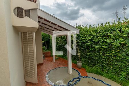 Casa de condomínio à venda com 202m², 3 quartos e 3 vagasQuintal