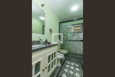 Casa de condomínio à venda com 202m², 3 quartos e 3 vagasBanheiro Corredor