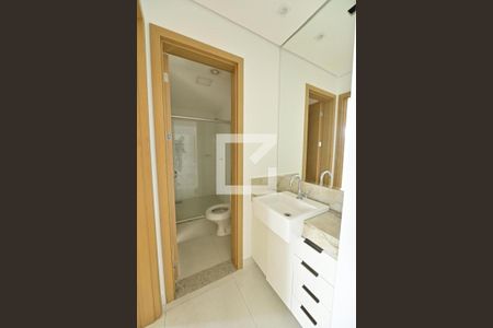 Banheiro
 de apartamento para alugar com 1 quarto, 51m² em Setor Marista, Goiânia