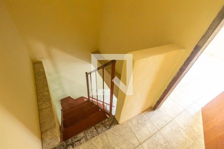 Casa para alugar com 70m², 2 quartos e 1 vagaEscada