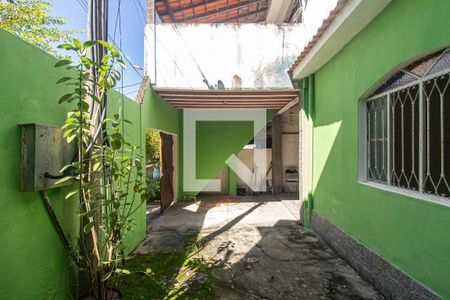 Casa para alugar com 70m², 2 quartos e 1 vagaQuintal