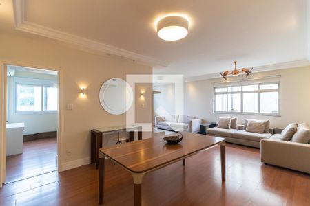 Sala de apartamento à venda com 3 quartos, 136m² em Cerqueira César, São Paulo