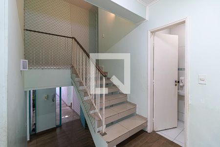 Casa à venda com 350m², 2 quartos e 1 vagaEscada