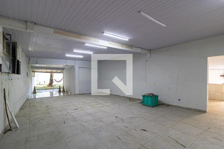 Casa à venda com 350m², 2 quartos e 1 vagaSalão