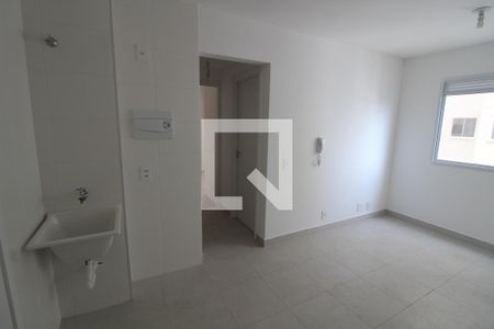 Sala/Cozinha de apartamento à venda com 2 quartos, 32m² em Vila Ema, São Paulo