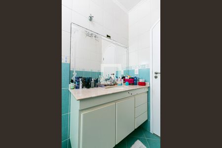 Casa à venda com 216m², 3 quartos e 3 vagasBanheiro 2