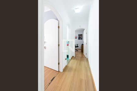 Casa à venda com 216m², 3 quartos e 3 vagasCorredor